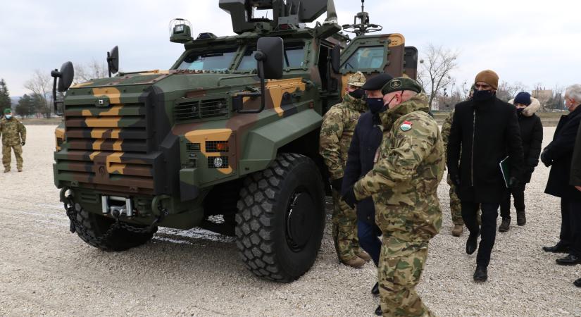 Gidránokkal erősített a Magyar Honvédség – sok-sok fotón mutatjuk a Tatára érkezett, új katonai járműveket