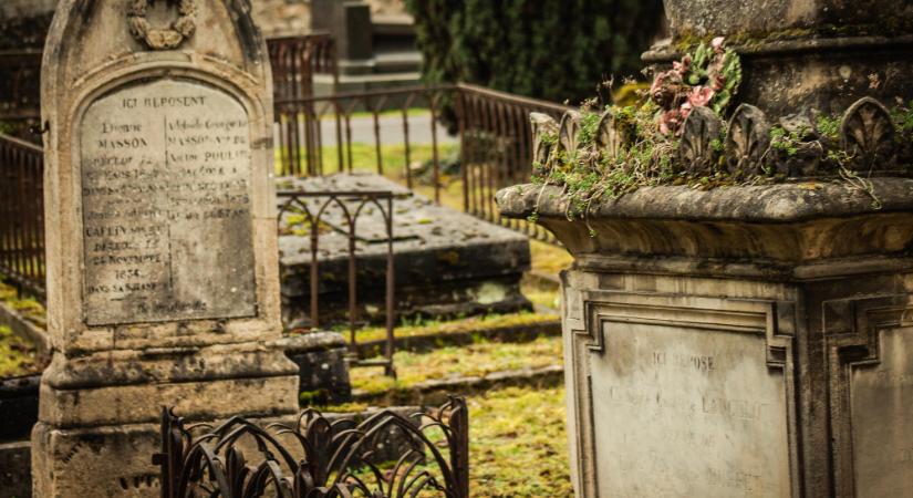 Torontálszécsány: omladozik a régi kápolna egy része