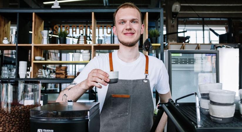 Ausztriai diákmunka: kukásokat és csirkesütő szakértőket is keresnek