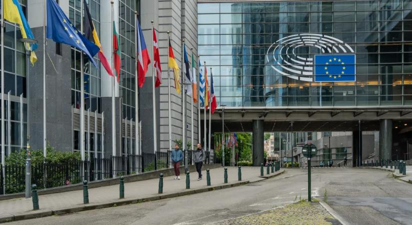 Megszavazta az Európai Parlament az illegális migránsok visszaküldésére vonatkozó szabályok szigorítását