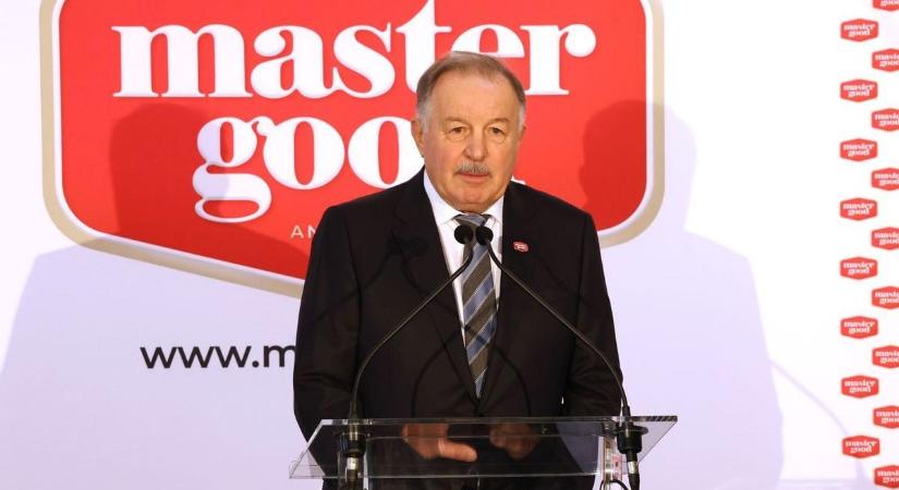 Kártya a mosdóhoz, alacsony bérek – közleményt adott ki a szabolcsi székhelyű Master Good