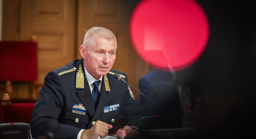 A fideszesek is örvendezve fogadták a leendő főkapitányt, aki ólomkatonák helyett gondolkodó rendőröket szeretne látni