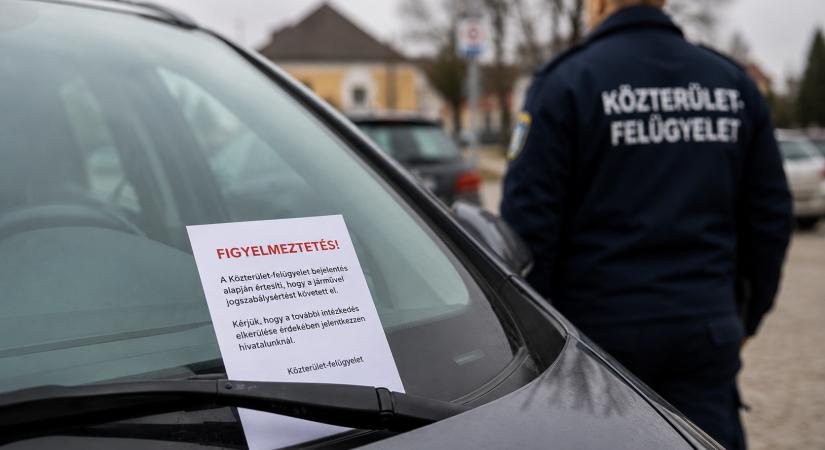 Hamis közterület-felügyeleti értesítőkkel próbálják megtéveszteni a dorogi autósokat