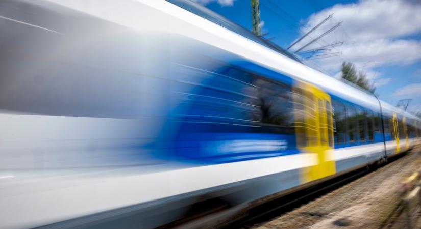 Halálra gázolt egy embert a Budapestre tartó Hernád InterCity: fennakadásokra készülhetnek az utasok