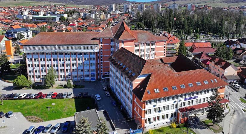 Kórházfejlesztési projekteket zártak le Székelyudvarhelyen