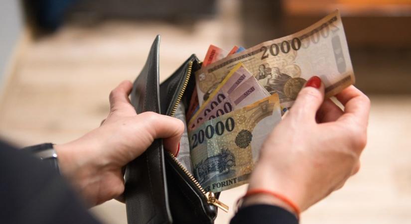 A KSH számítása szerint bruttó 772 200 forint az átlagkereset Magyarországon