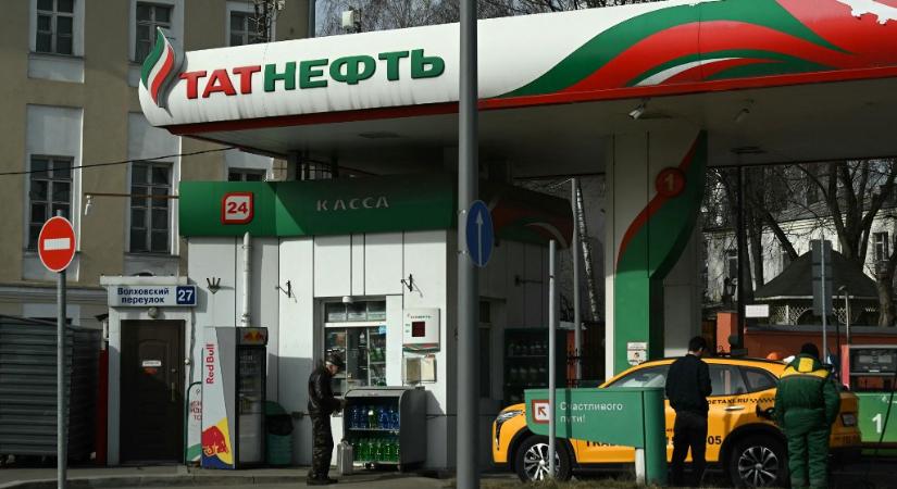 Akkora az üzemanyaghiány, hogy már korlátozásokat vezettek be az orosz benzinkutakon