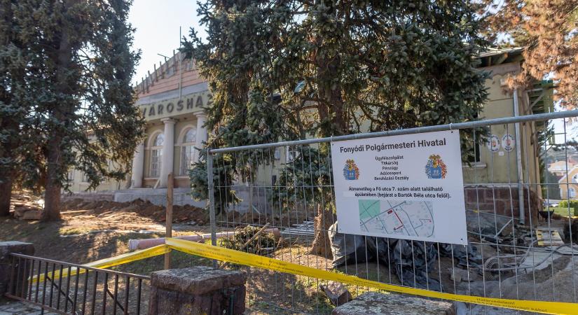Harminc napra letartóztatásba helyezték a fonyódi városüzemeltetési cég ügyvezetőjét és az egyik rokonát