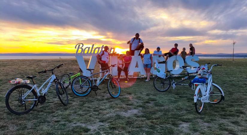 Nagycsaládos biciklitúra a Balatonon
