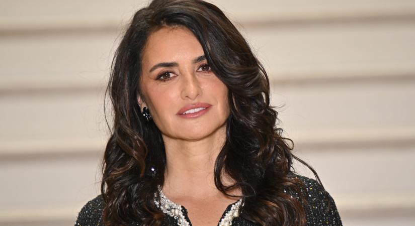 Penélope Cruz rövidre vágatta a haját, és megmutatta a nyár legmenőbb bob frizuráját