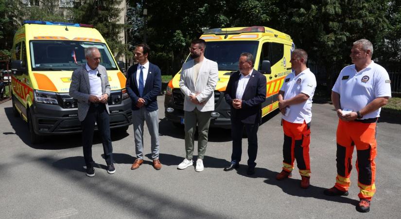 Mobilalkalmazáson érkezett a riasztás, ebédjét megszakítva rohant a mentős megmenteni a kaposvári cipészt