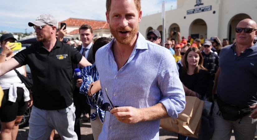 Harry herceg négy év után először a gyerekeivel utazik az Egyesült Királyságba