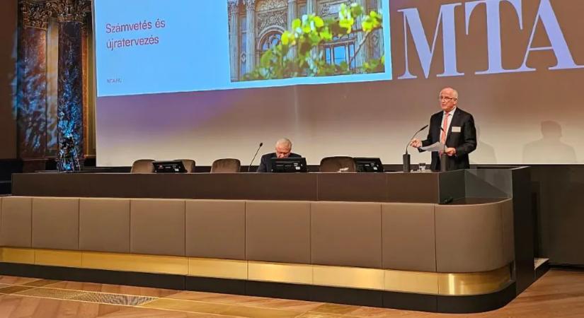 Surányi György: Az euró bevezetése mellett is lehet pocsék gazdaságpolitikát folytatni