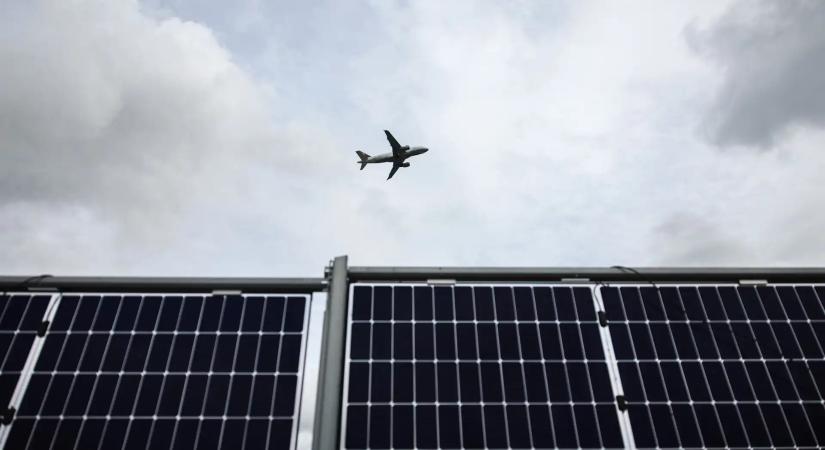 Elindult a kereskedelmi üzem: Hatalmas napelemes energiatárolót adtak át Paksnál
