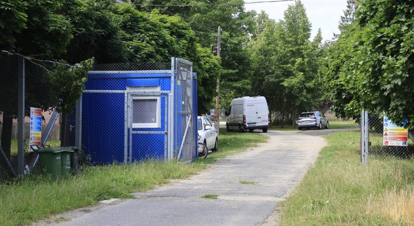 Elmentünk Vitnyédre, ide tervezték a titkos menekülttábort - a helyiek még mindig dühösek - videó