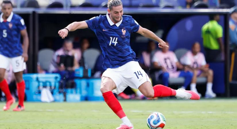 Rabiot nem elégedett a MetLife Stadion gyepével