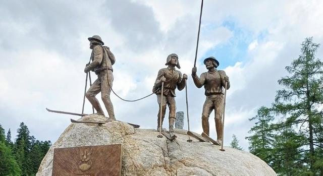 Új emléktábla őrzi Zakopanéban a lengyel–magyar összefogás hőseinek emlékét