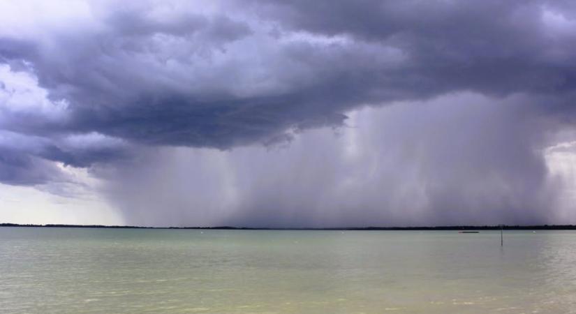 Szupercella csapott le a Balatonra szerdán