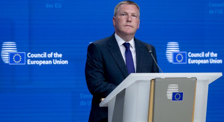 Brüsszel üdvözli a Szuverenitásvédelmi Hivatal megszüntetését, látják a magyar kormány elköteleződését