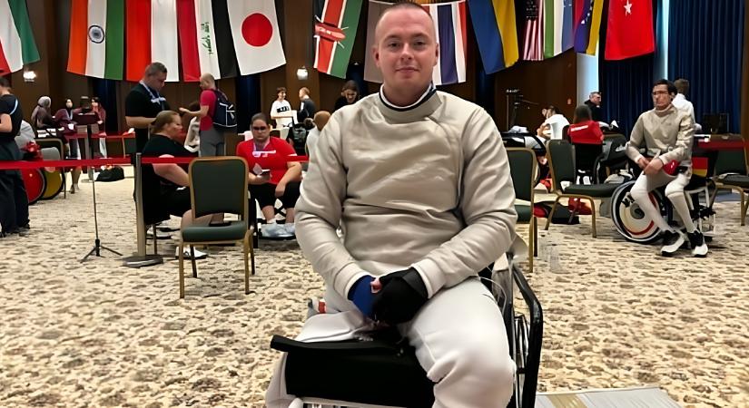 Bujdosó Sándor, a DEAC vívója bemutatkozott a vb-n