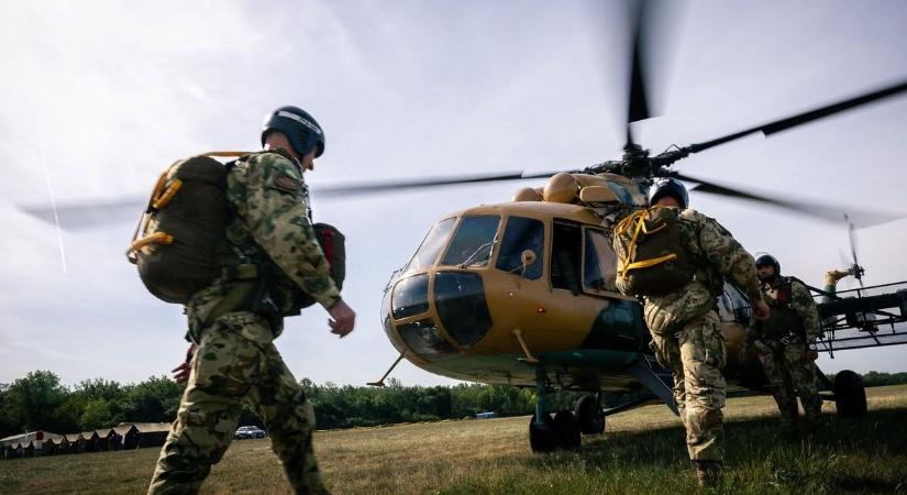 Véget ért egy korszak a magyar hadseregnél: ma repültek utoljára az orosz vasak, elbúcsúzott a honvédség a legendás katonai gépektől – videón az Mi-17 és az Mi-24 végső útja