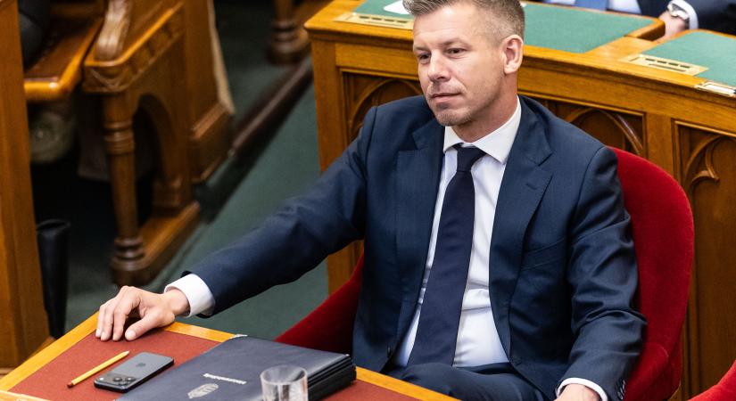 Magyar Péter bejelentette: kivezetik a védett árat az üzemanyagoknál