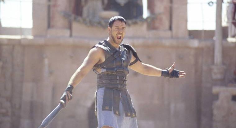 Vajon Russell Crowe hányszor fog még belerúgni a földön fekvő Gladiátor II-be?