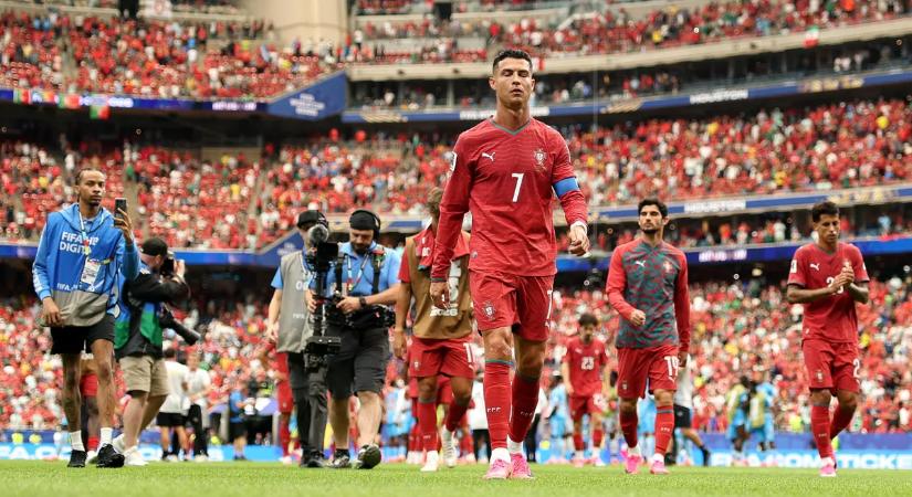 Áll a bál, Ronaldo dühében magára hagyta a társait a vb-blama után