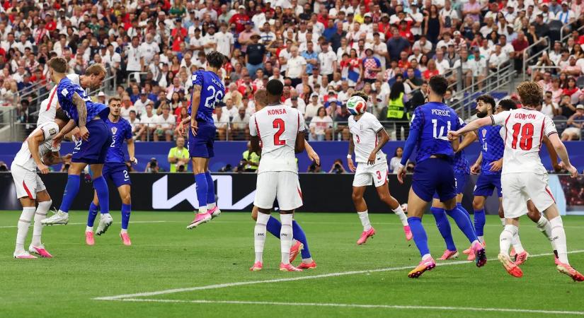 Harry Kane már két gólnál jár, de kétszer egyenlítettek a horvátok az első félidőben