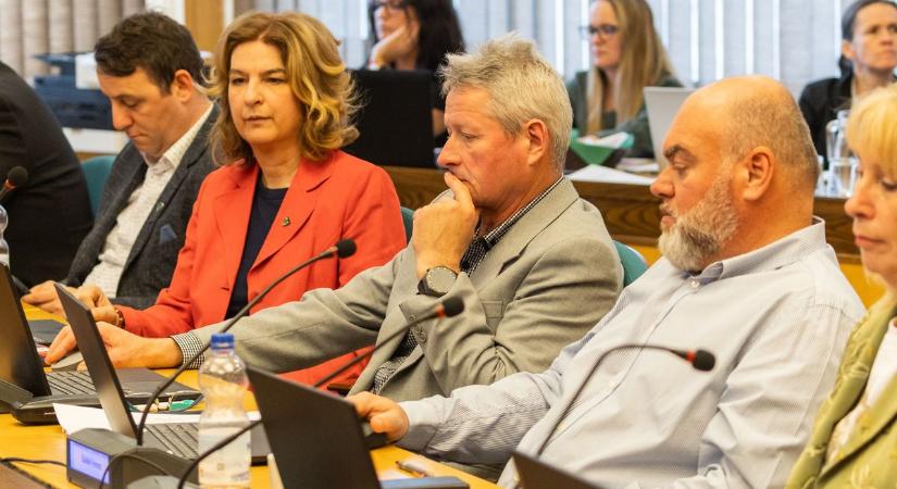Tatabányai közgyűlés: Fenntartják a hitelkeretet? Bővítik a kamerarendszert?