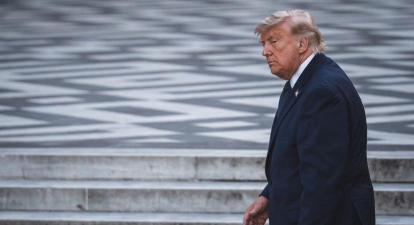 Trump aláírta az iráni háború lezárásával kapcsolatos dokumentumot