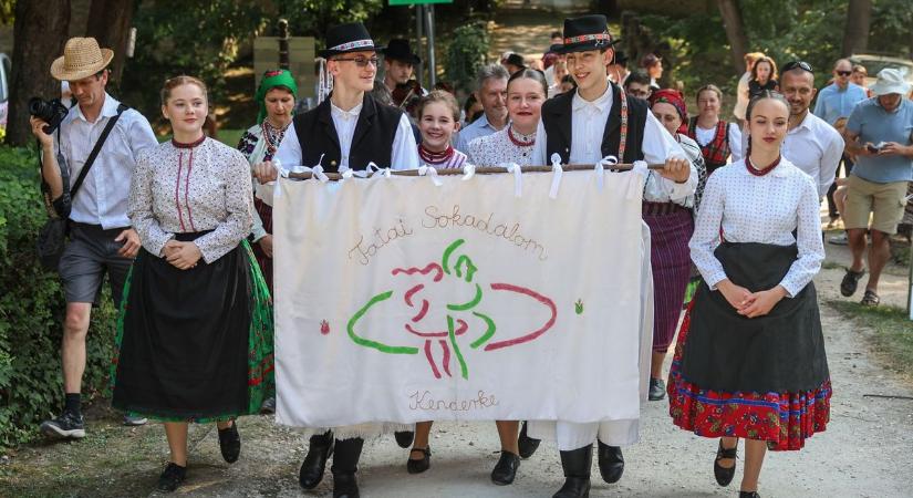 Ingyenes fesztiválhétvége robban a romantika kisvárosában, ez egyedülálló lesz