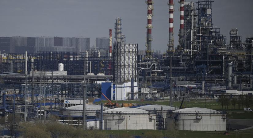 Egy héten belül másodszor ért ukrán támadás egy fontos moszkvai olajfinomítót