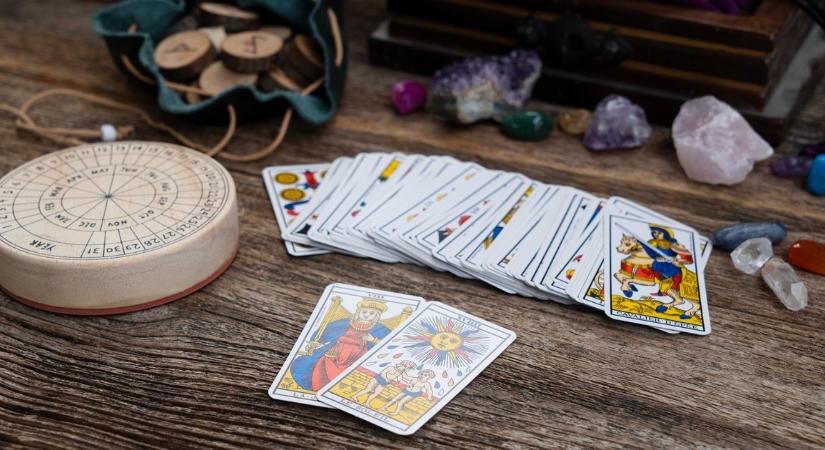 Itt a nagy napi tarot-horoszkóp minden csillagjegynek: téged mire figyelmeztetnek a csillagok június 18-án?