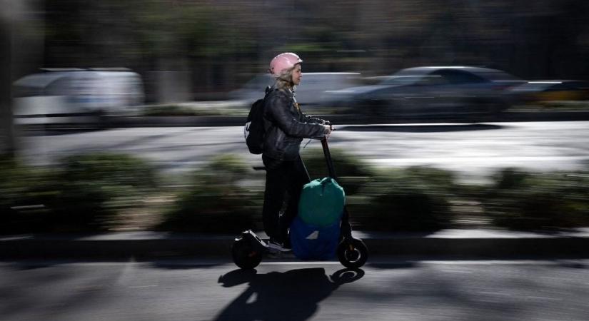 Elektromos roller miatt gyulladt ki egy ház