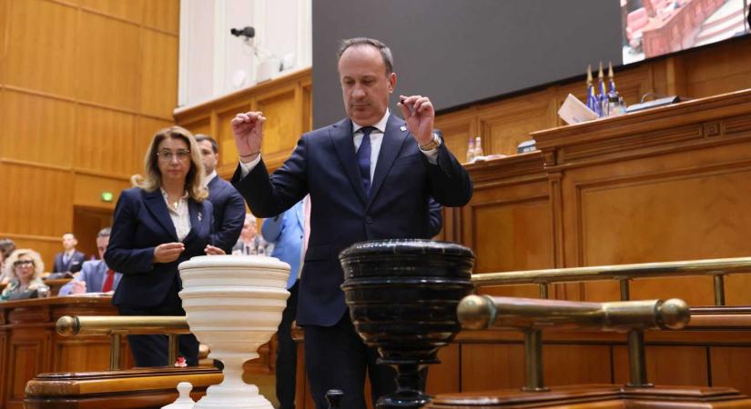 Câciu durván támadja a Veștea-ellenzőket, Tișe Bolojan ellen ágál