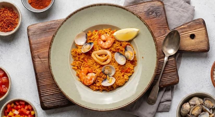 Így lesz tökéletes a paella: ezt tanultuk a Mindmegette spanyol főzőkurzusán