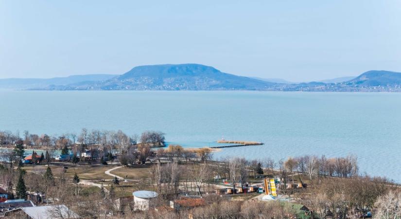 Egy balatoni városban már 2,5 millió forintot kérnek el egy új lakás négyzetméteréért
