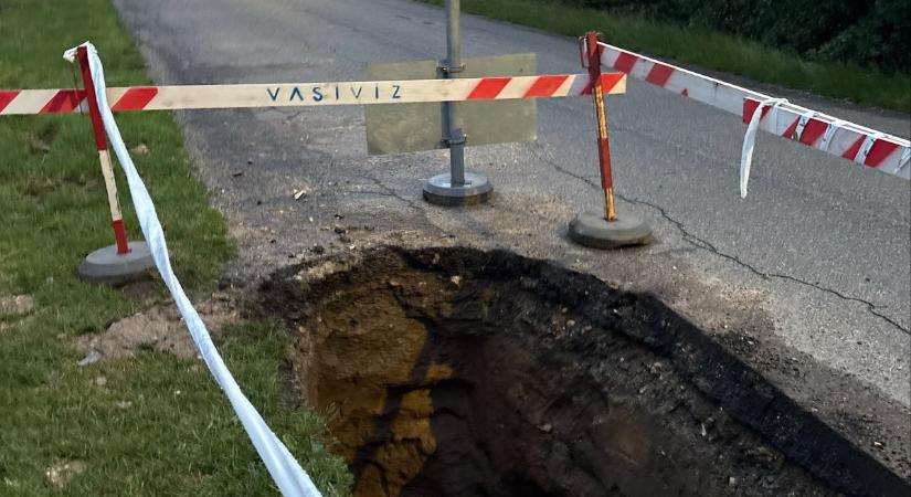 Óriási kráter ebben az utcában – csak egy lépés a baj!