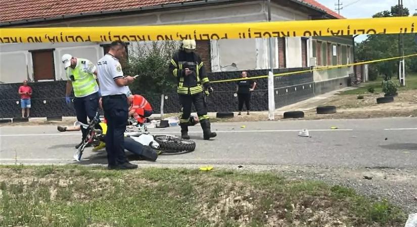 Tragédia a kereszteződésben: 17 és 18 éves fiatal vesztette életét a motorbalesetben