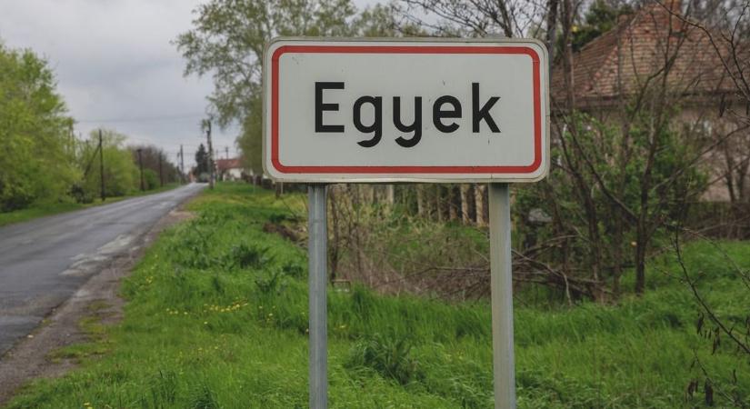 Forrtak az indulatok egy egyeki bolt előtt, a rendőrök állították meg a balhét!