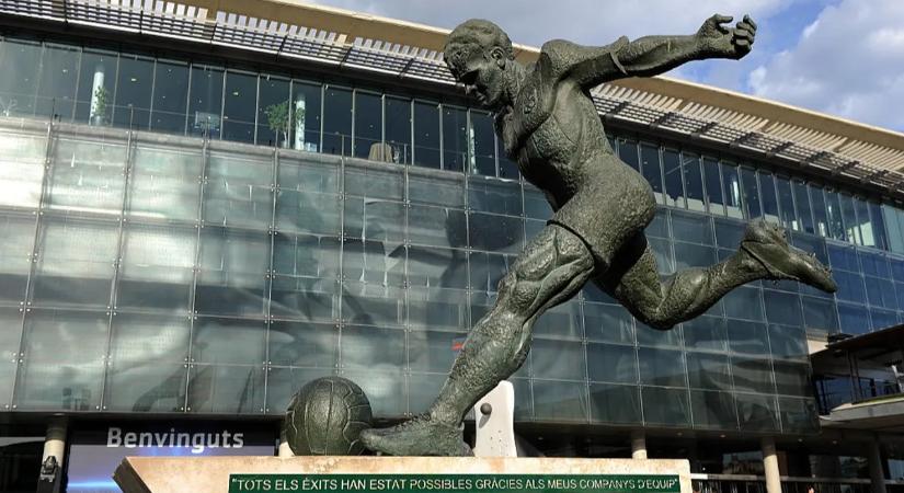A La Masia kertjében pihen Kubala szobra, de visszakerül a Camp Nou elé