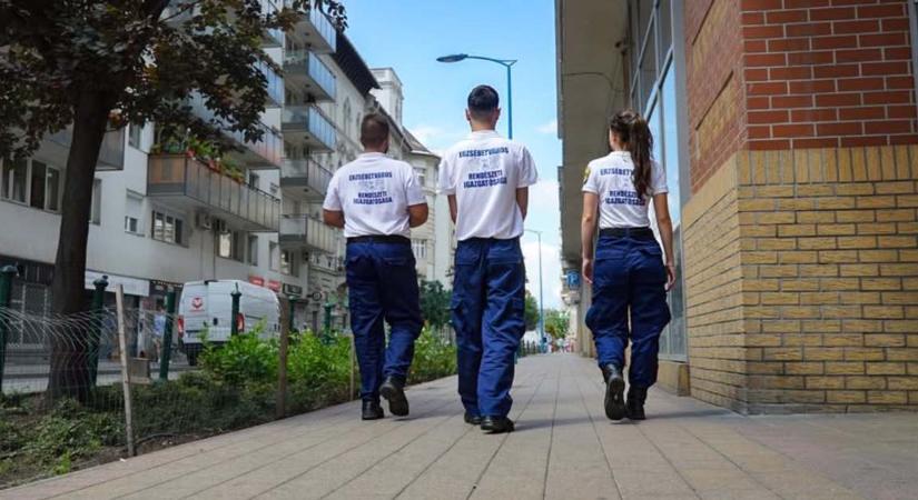 Kevés a rendőr, járőröző biztonsági őröket szerződtetett Erzsébetváros