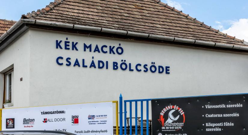 Átadták a Kék Mackó Családi Bölcsődét Esztergom-Kertvárosban