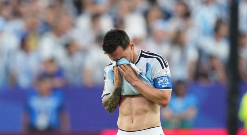 Kiderült, miért sírta el magát Messi az Algéria elleni első gólja után