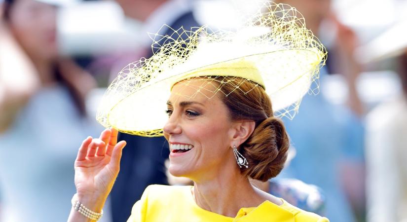 Pompa, fényűzés a Royal Ascot királyi lóversenyen: Katalin hercegné és az édesanyja csak úgy ragyogott a fesztiválon - fotók