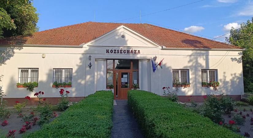 Elhagyott autók, mosdóvita és pénzszűke – ezek foglalkoztatják most Kunpeszért