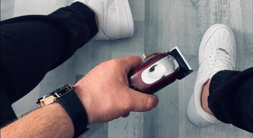 Önbizalmat adna a hajvágással: nemes cél vezérli a nagykanizsai barber tanulót