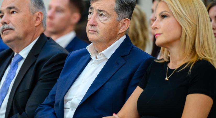 Mézesbödönben turkálnak a NER-feleségek