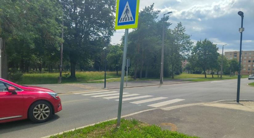 Okoszebrák hódítják meg az utakat: Villog, de nem mindig segít az innovatív fejlesztés